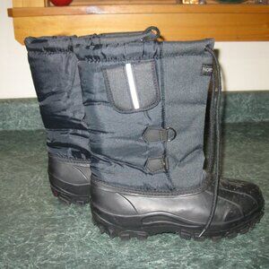 North Pass women's winter boots size 8M